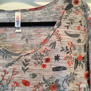 3x LuLaRoe classic tee in gorgeous floral